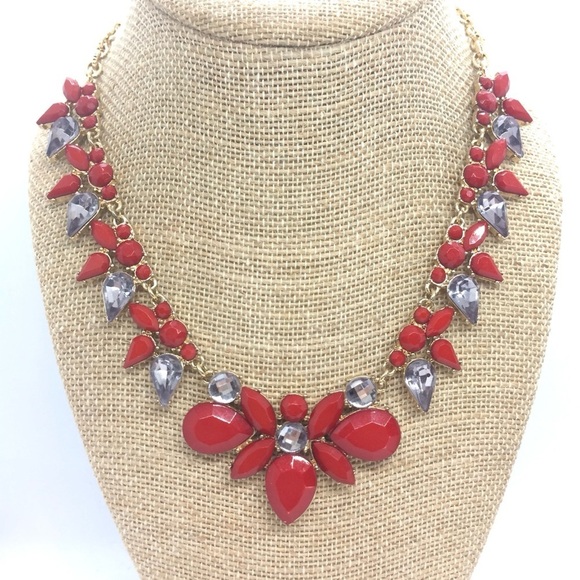 3/$30  NEW YORK & CO. RED STATEMENT NECKLACE SMOKY RHINESTONES GOLD TONE - Picture 4 of 13